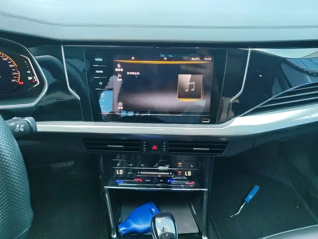 Volkswagen Passat — фото 13