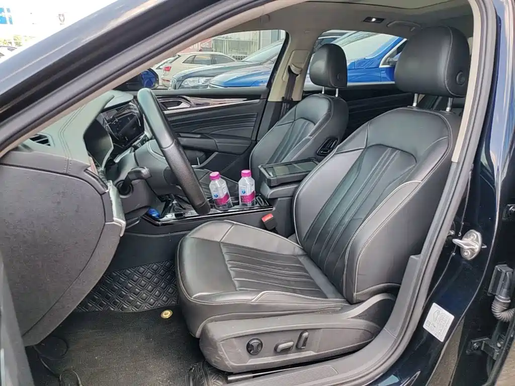 Volkswagen Passat — фото 15
