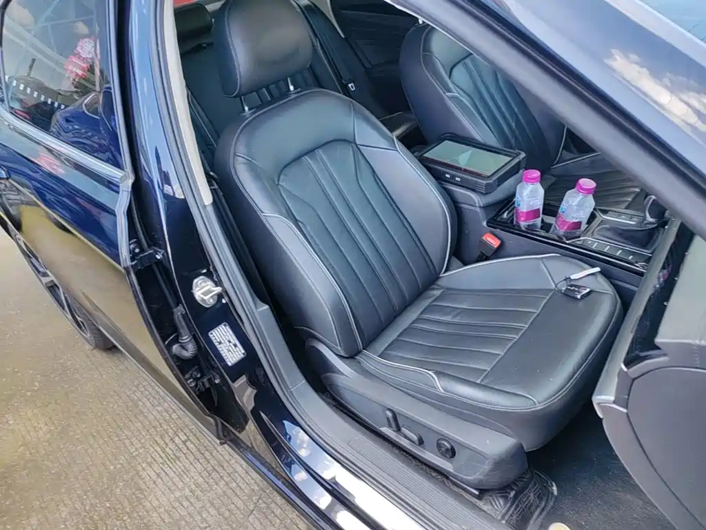 Volkswagen Passat — фото 25