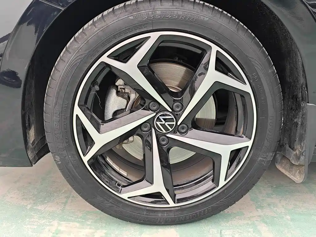 Volkswagen Passat — фото 11