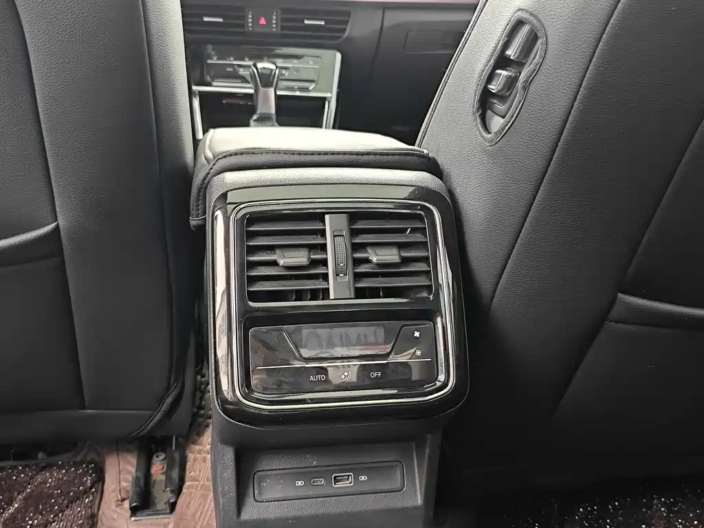 Volkswagen Passat — фото 15