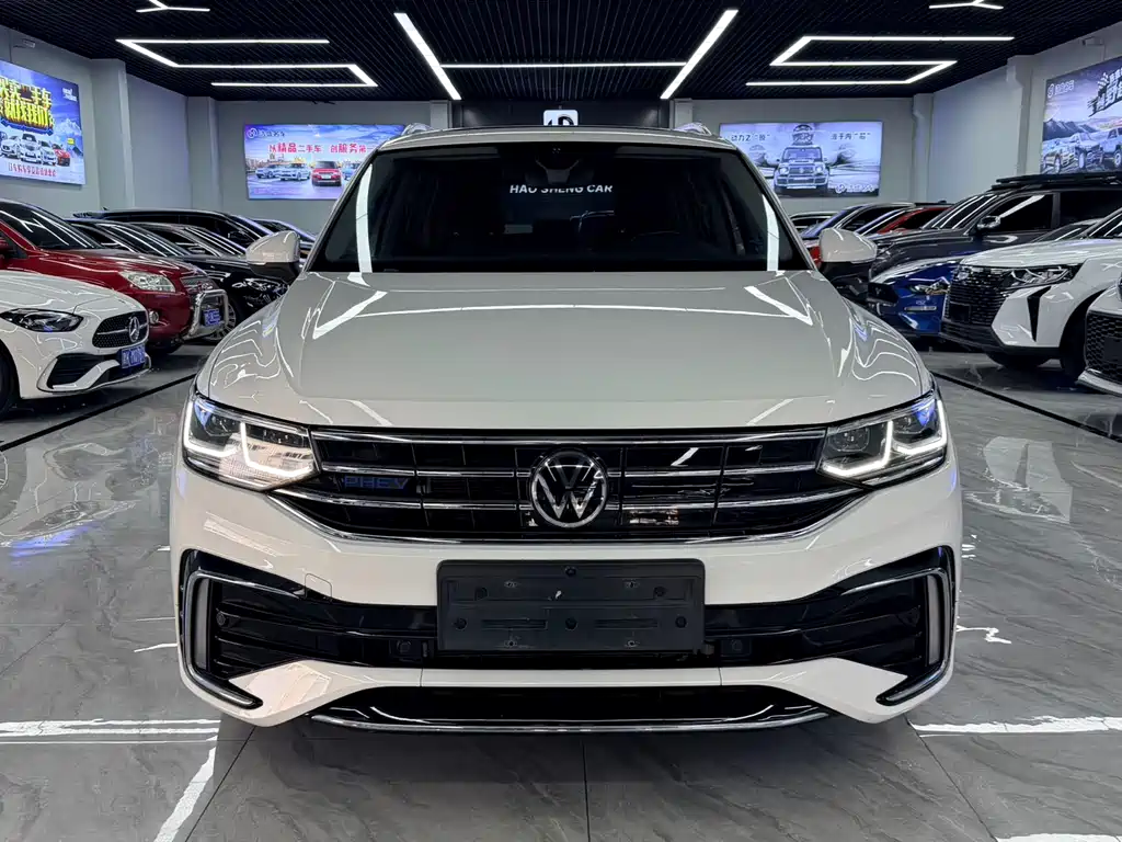 Volkswagen Tiguan L PHEV — фото 2