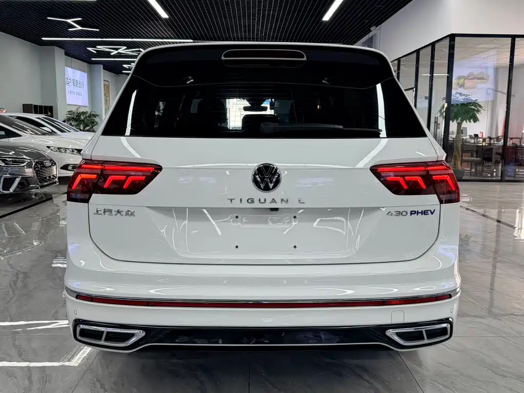 Volkswagen Tiguan L PHEV — фото 4