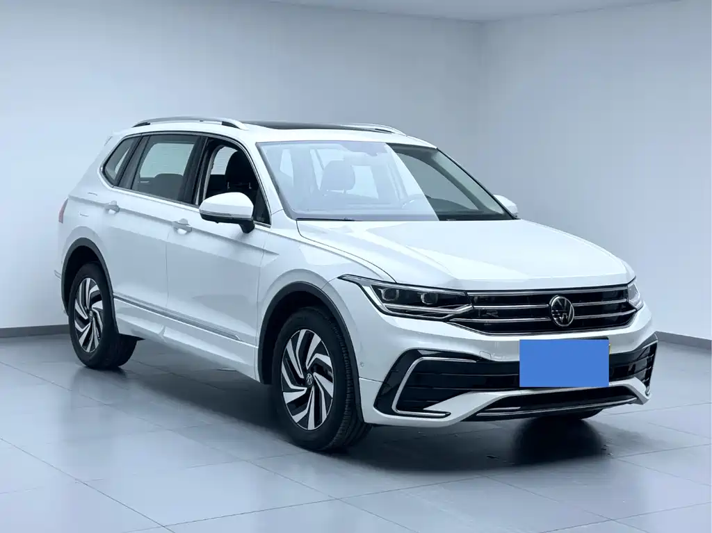 Volkswagen Tiguan L — фото 3