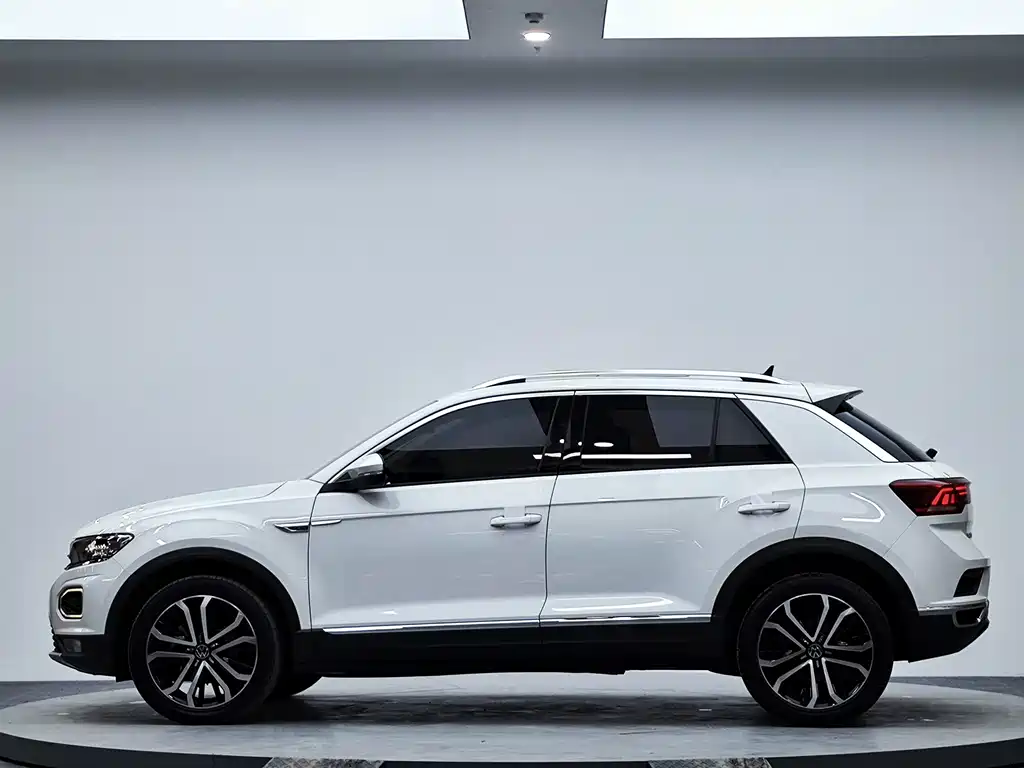 Volkswagen T-Roc — фото 5