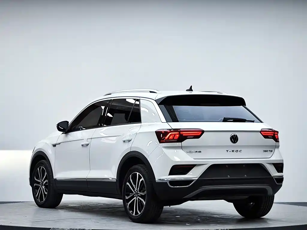 Volkswagen T-Roc — фото 6