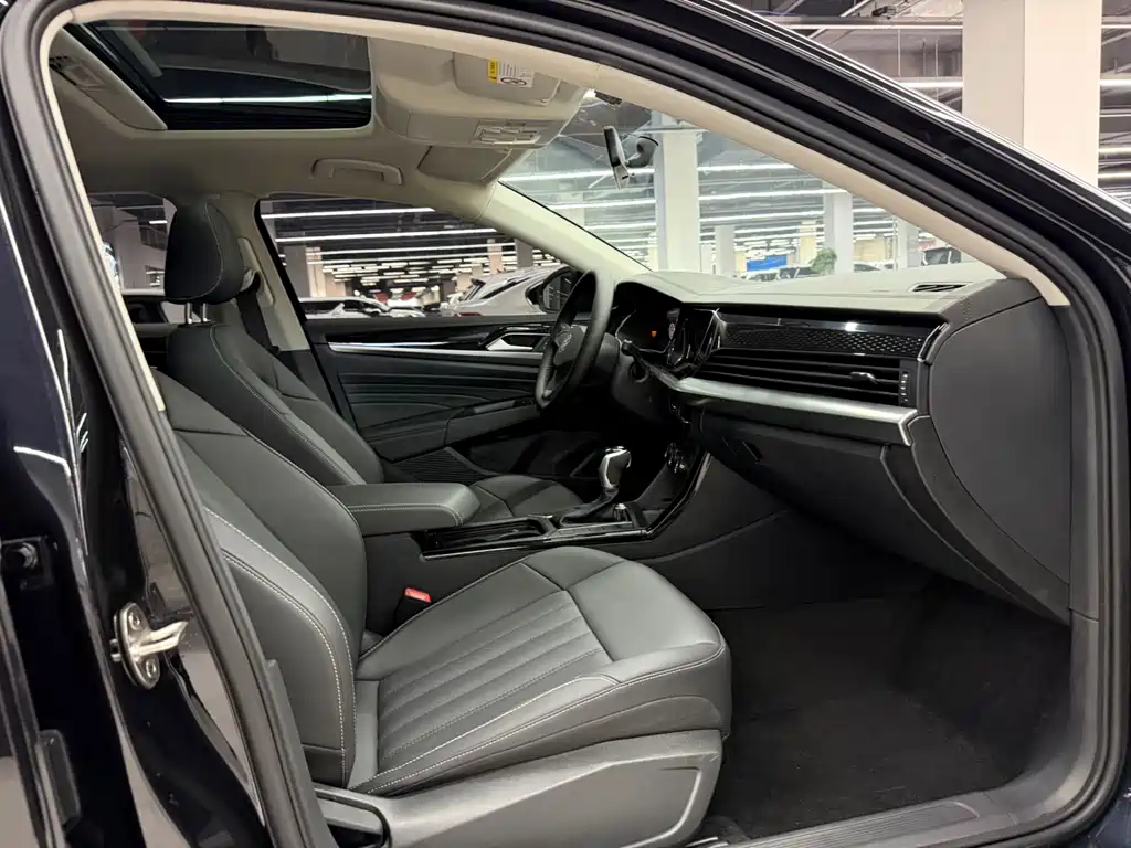 Volkswagen Passat — фото 13