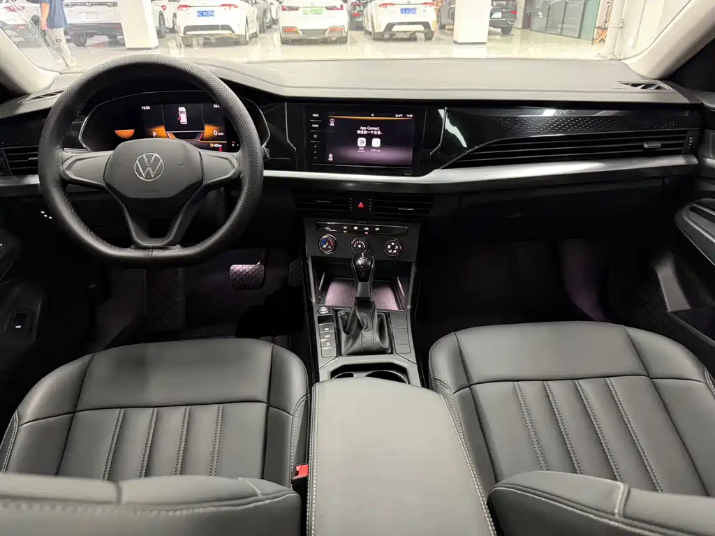 Volkswagen Passat — фото 14