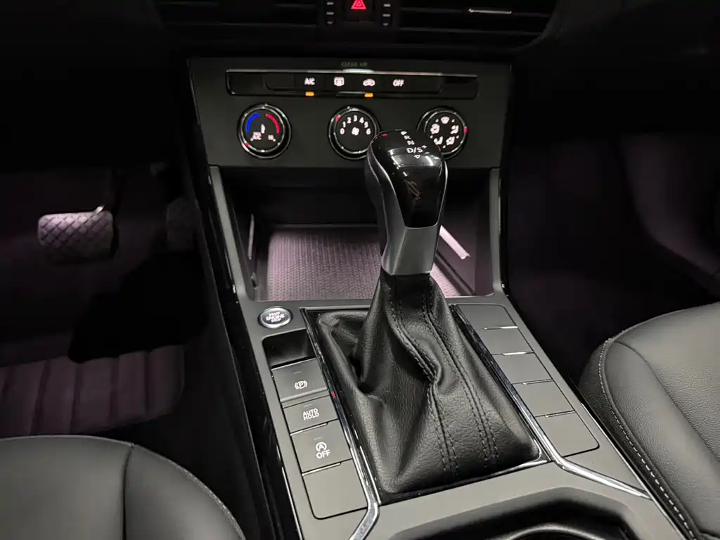 Volkswagen Passat — фото 15