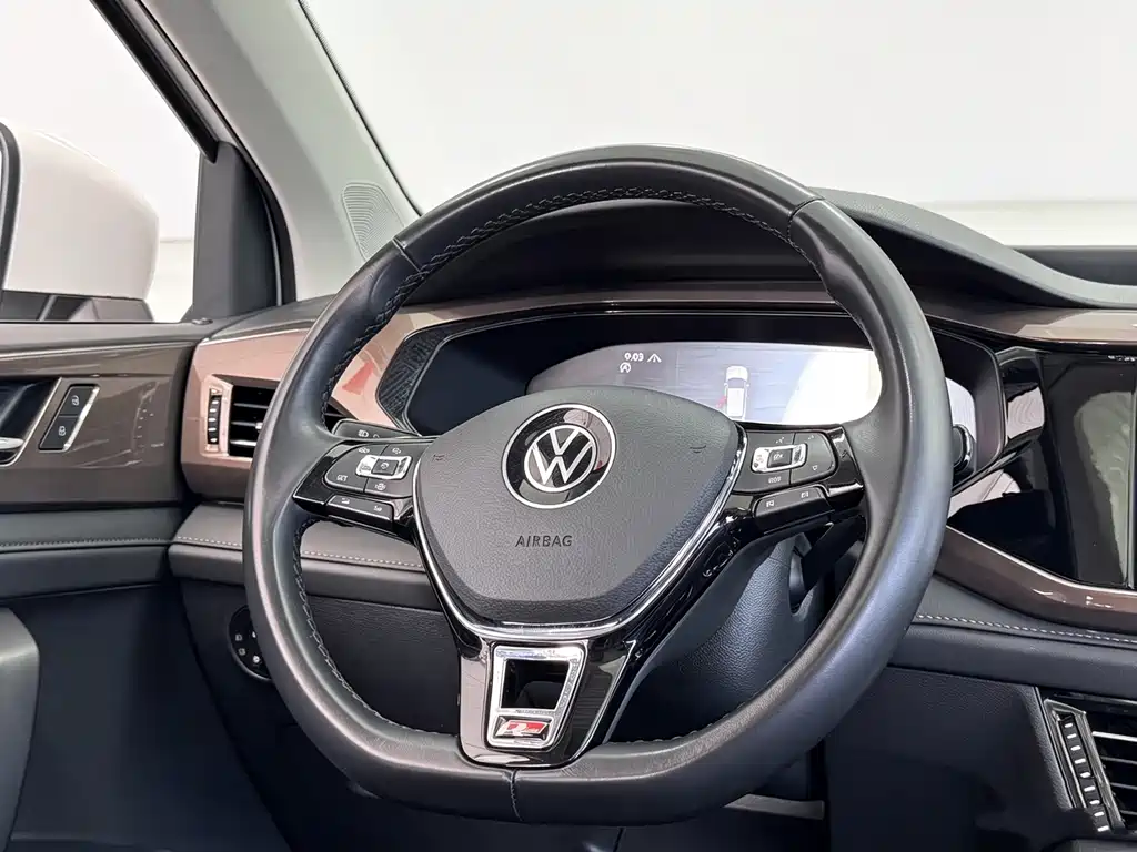 Volkswagen Tharu — фото 10