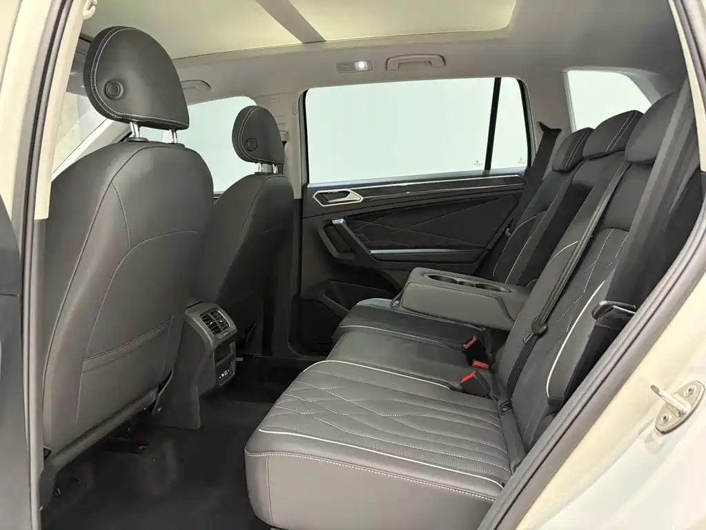 Volkswagen Tiguan L — фото 14