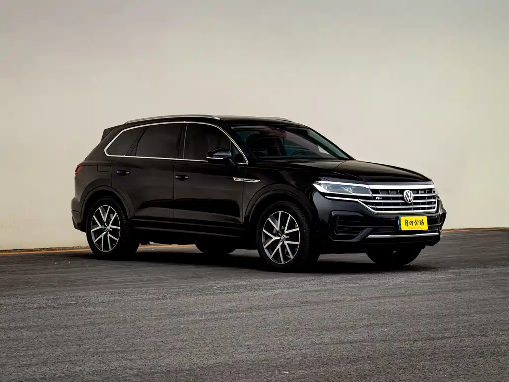 Volkswagen Touareg — фото 3