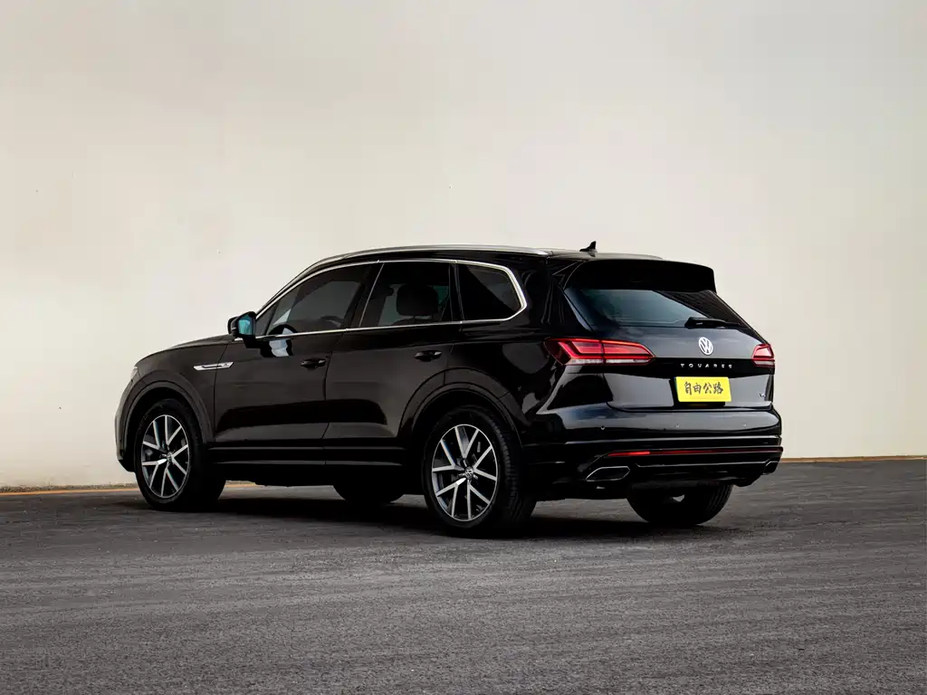 Volkswagen Touareg — фото 5