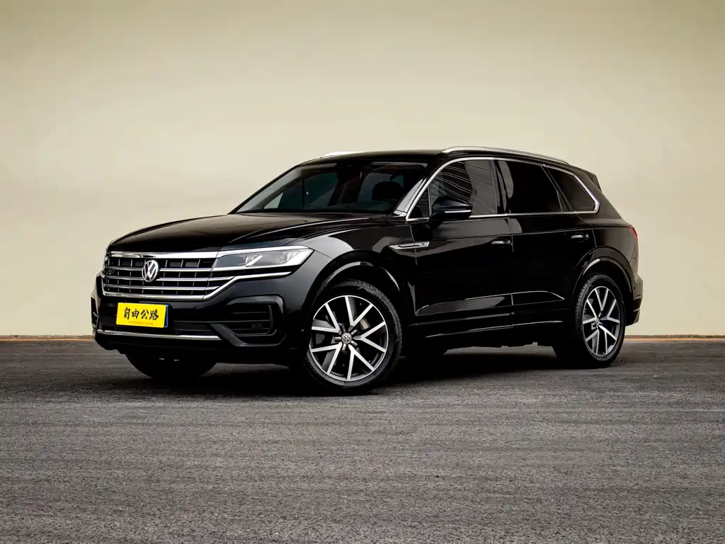 Volkswagen Touareg — фото 6