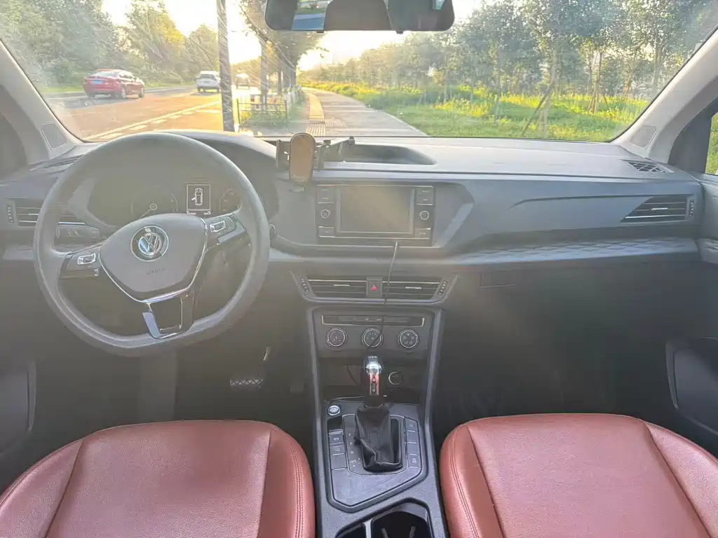 Volkswagen Tharu — фото 6