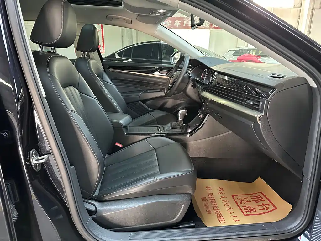 Volkswagen Passat — фото 14