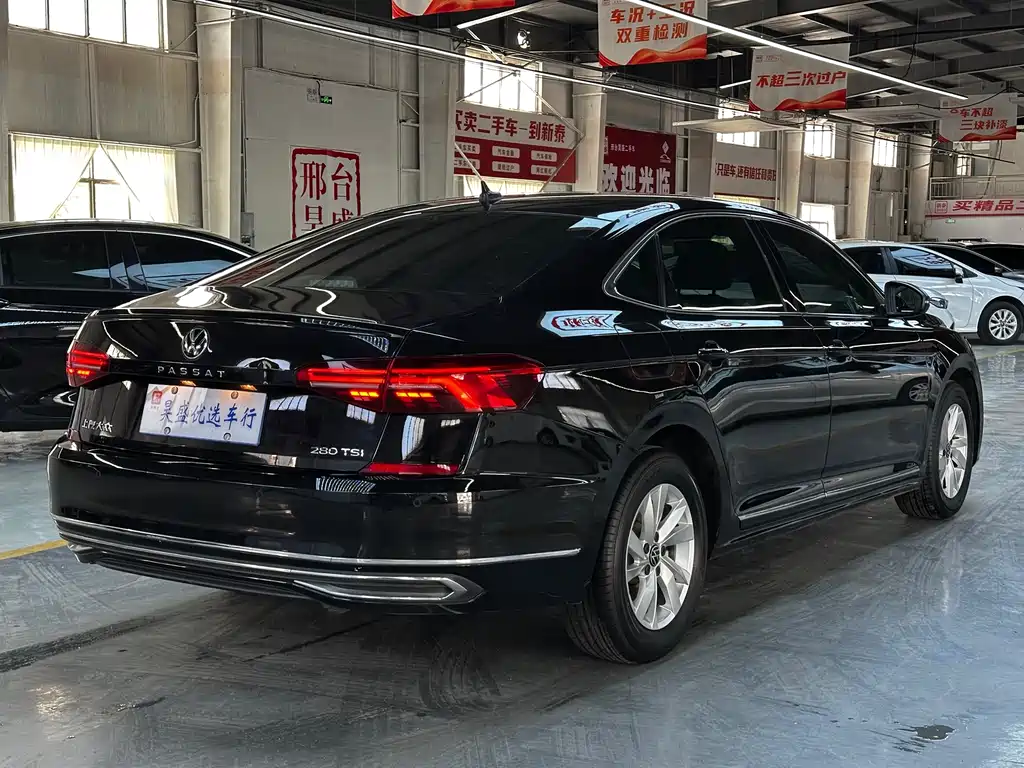 Volkswagen Passat — фото 5