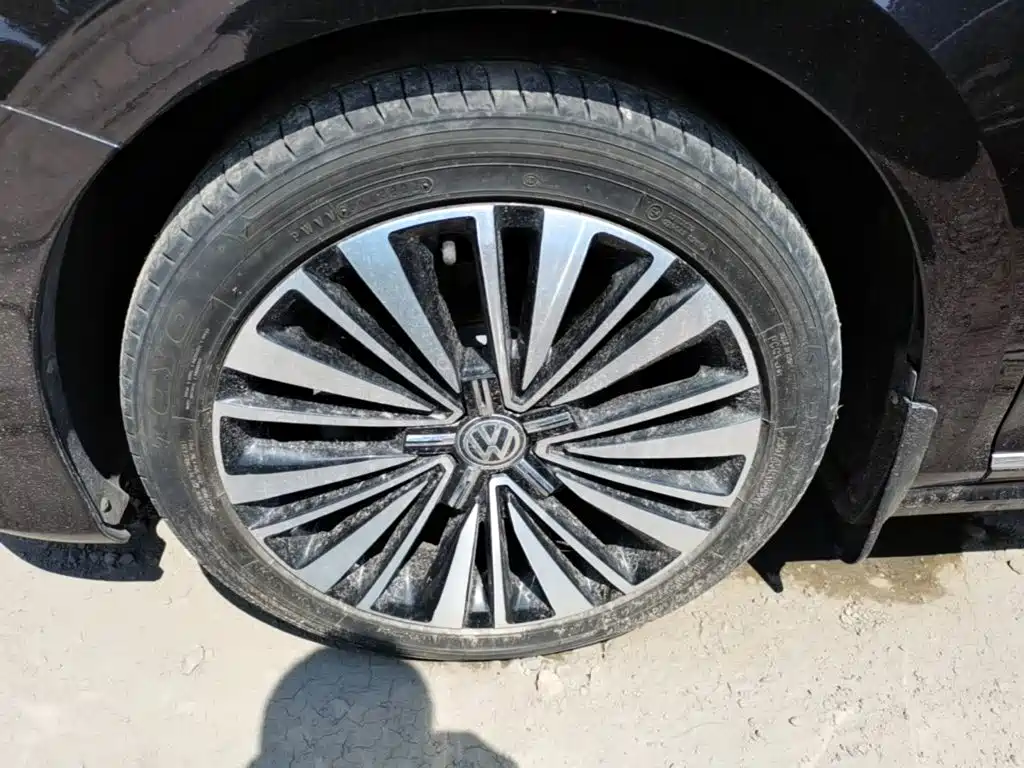 Volkswagen Passat — фото 23