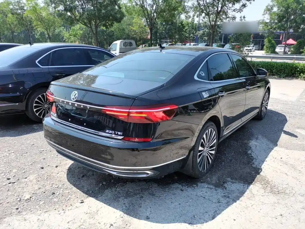 Volkswagen Passat — фото 7