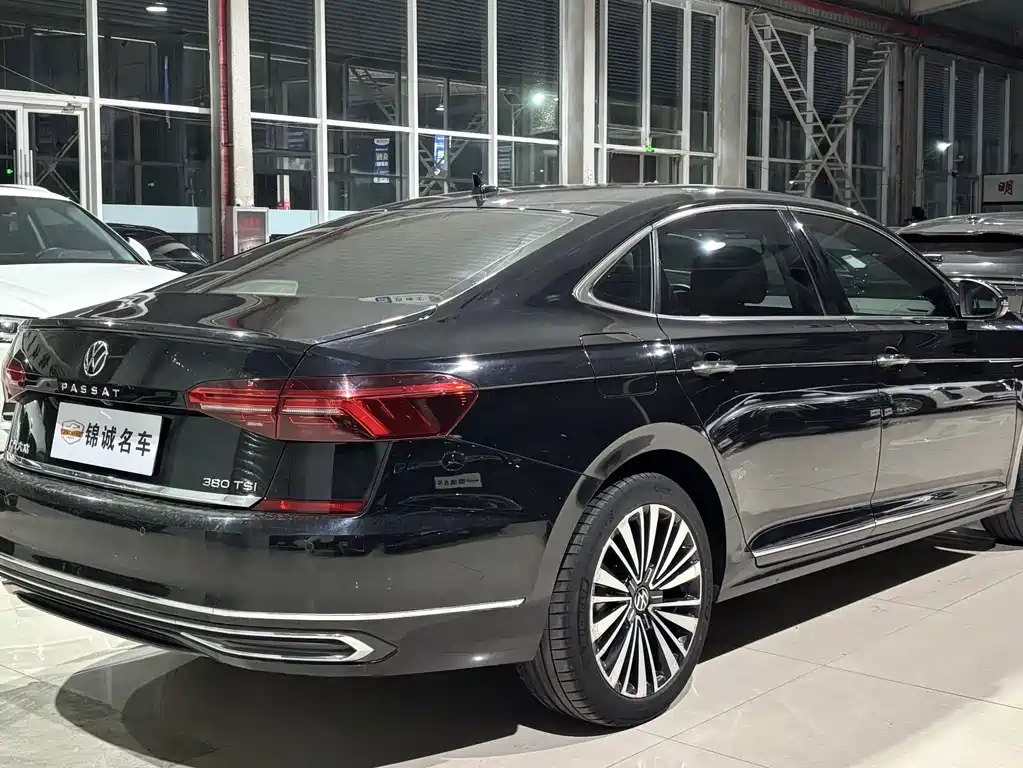 Volkswagen Passat — фото 4