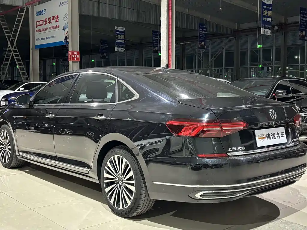 Volkswagen Passat — фото 6