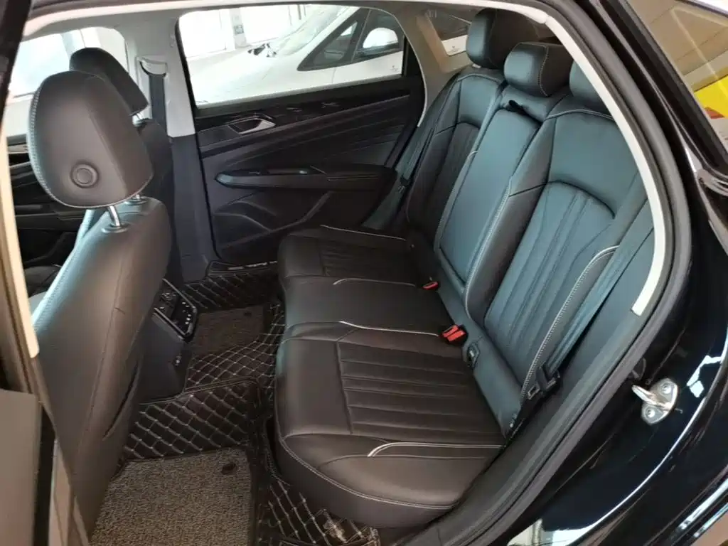 Volkswagen Passat — фото 17