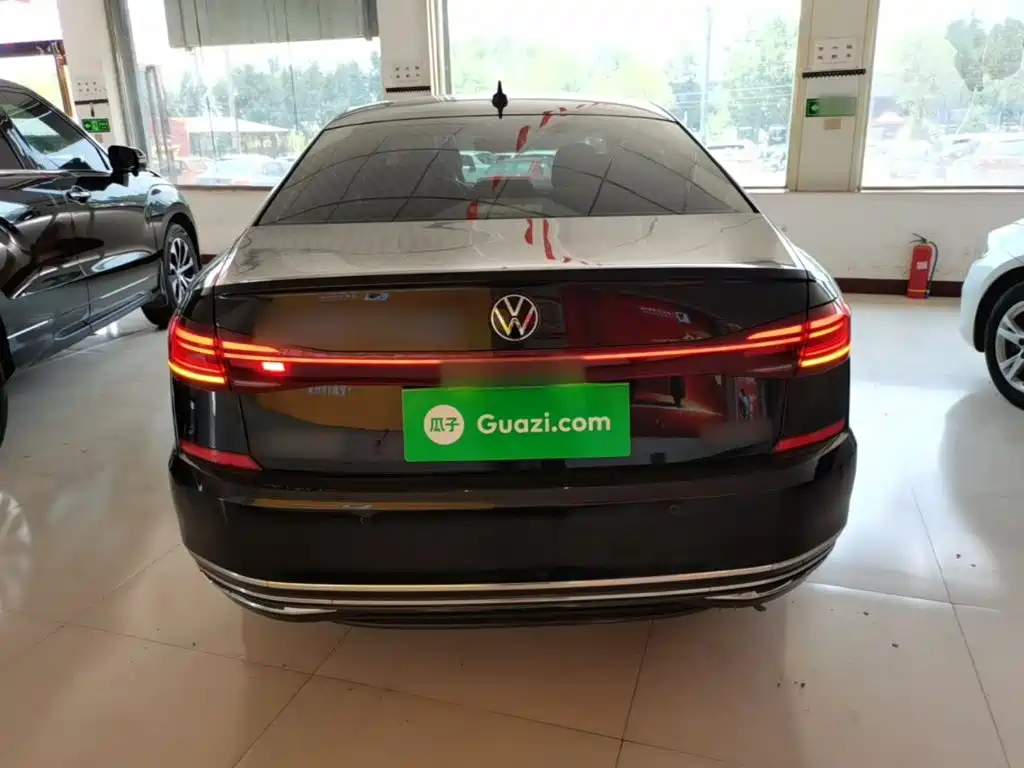 Volkswagen Passat — фото 6