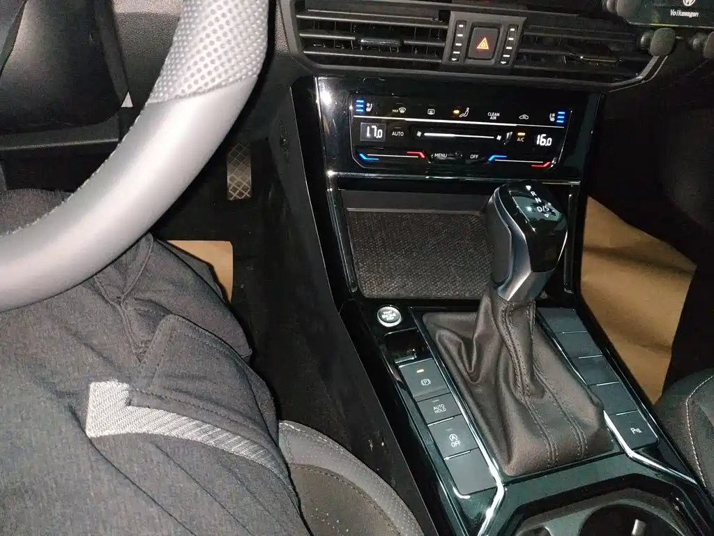 Volkswagen Passat — фото 14