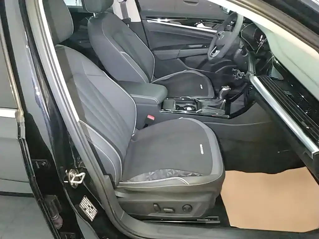 Volkswagen Passat — фото 25