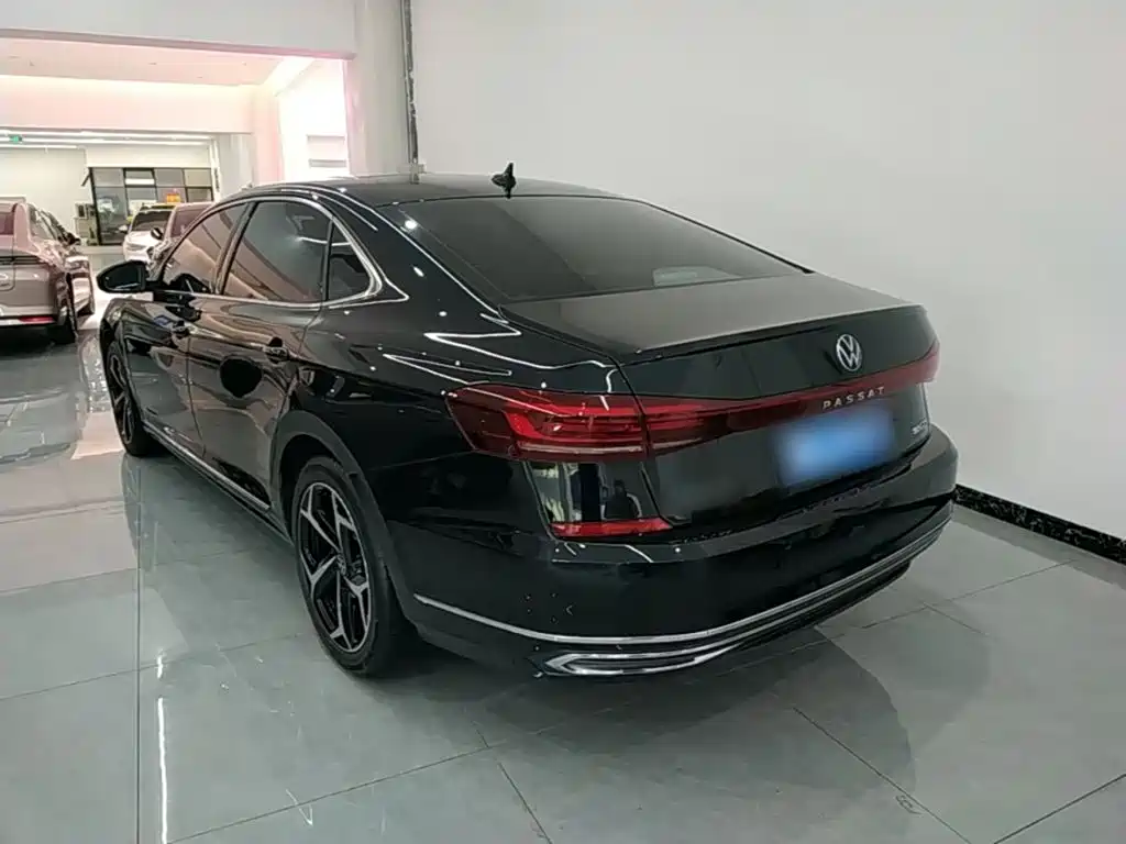 Volkswagen Passat — фото 5