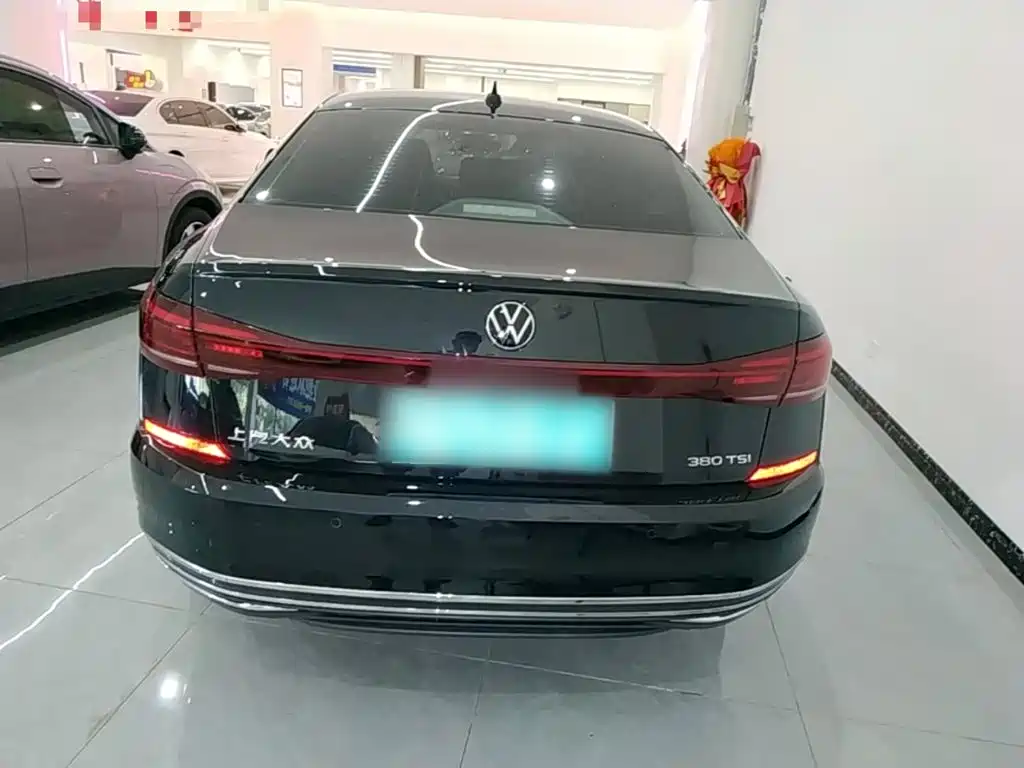 Volkswagen Passat — фото 6