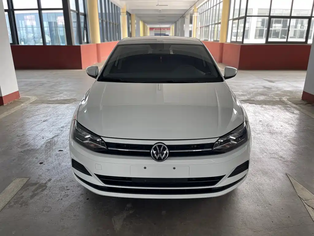 Volkswagen Polo — фото 2