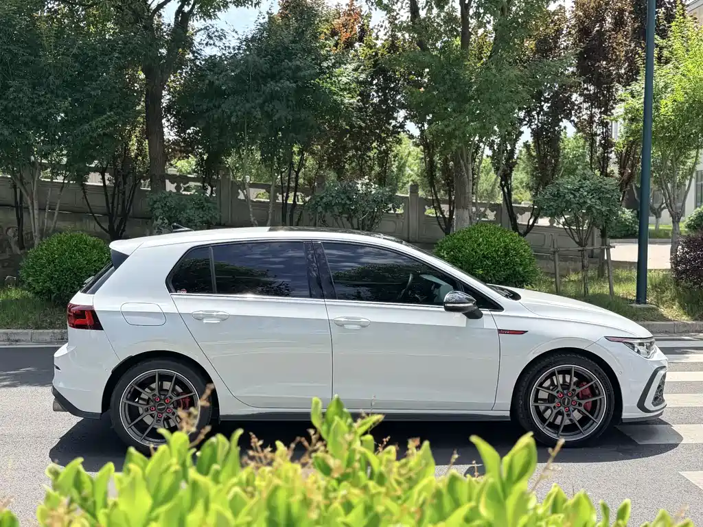 Volkswagen Golf GTI — фото 4
