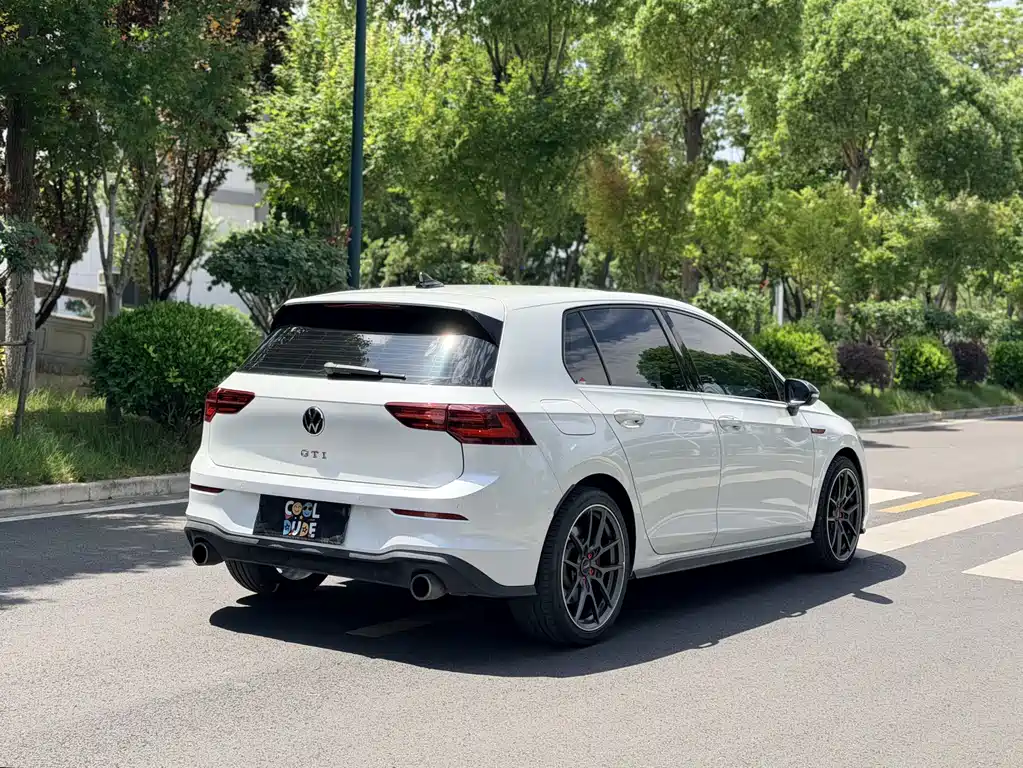 Volkswagen Golf GTI — фото 5