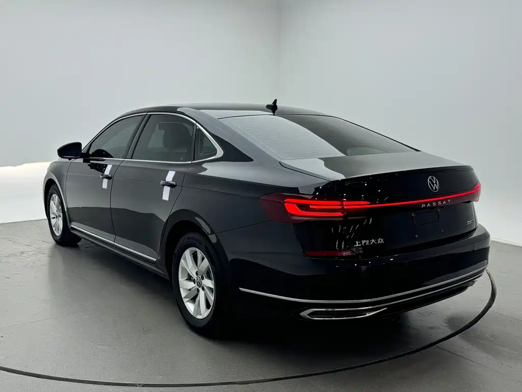 Volkswagen Passat — фото 5