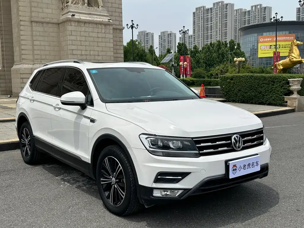 Volkswagen Tiguan L — фото 3