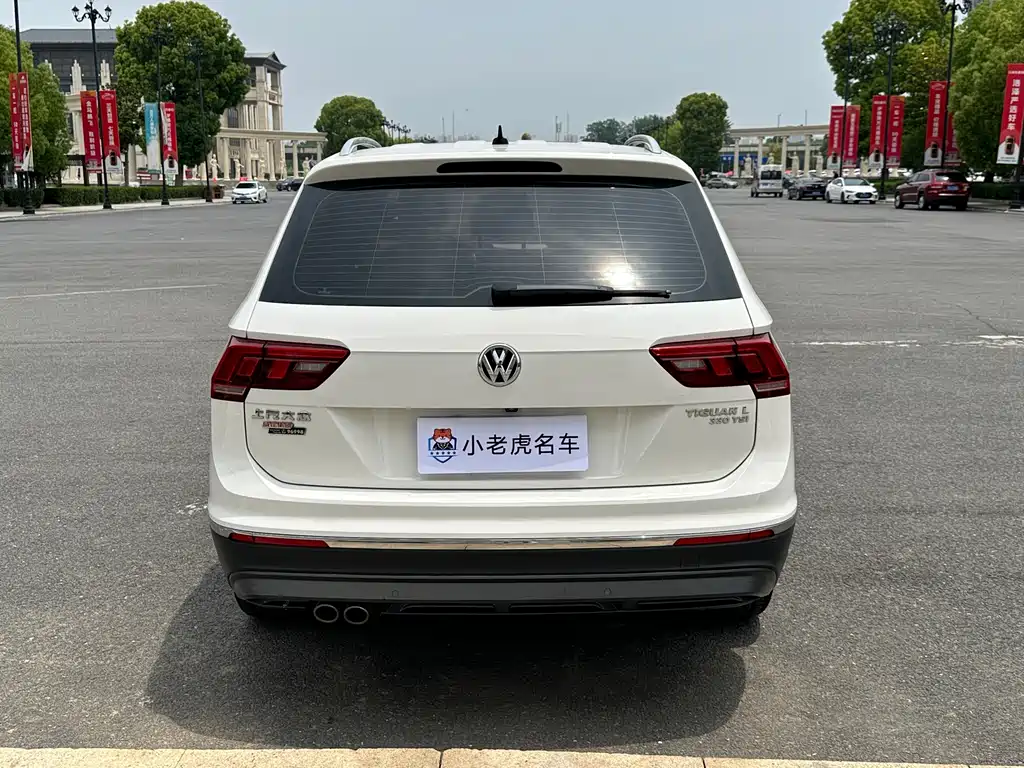 Volkswagen Tiguan L — фото 6