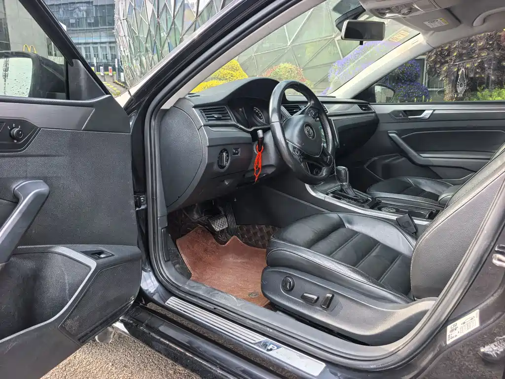 Volkswagen Passat — фото 4