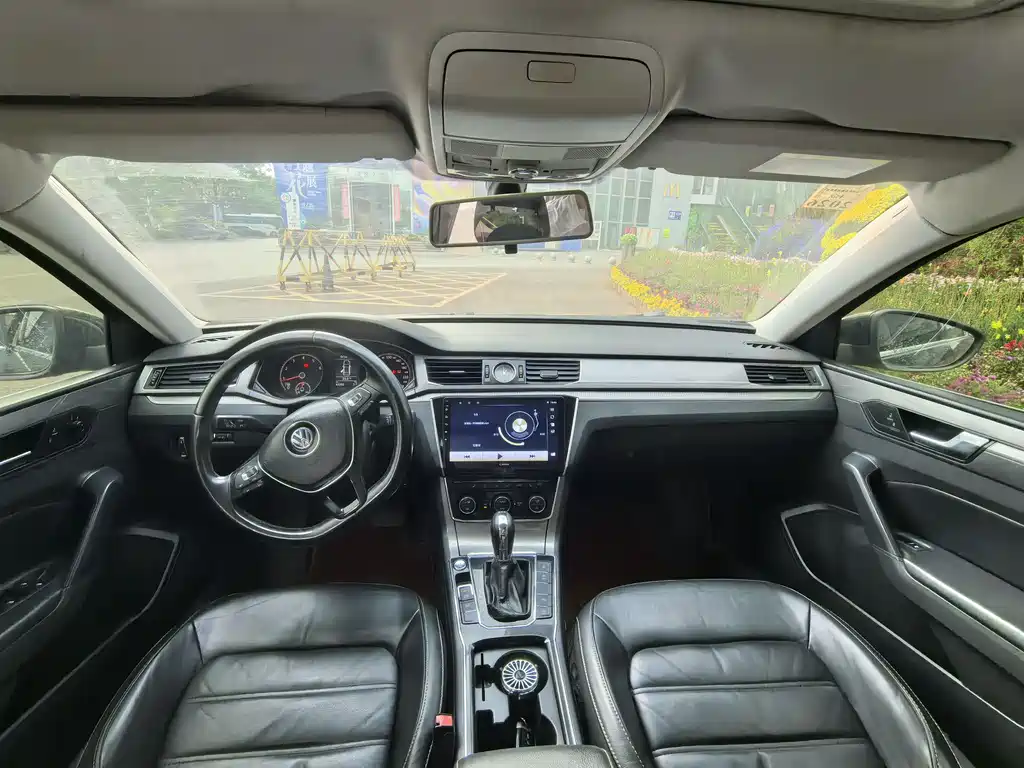 Volkswagen Passat — фото 5