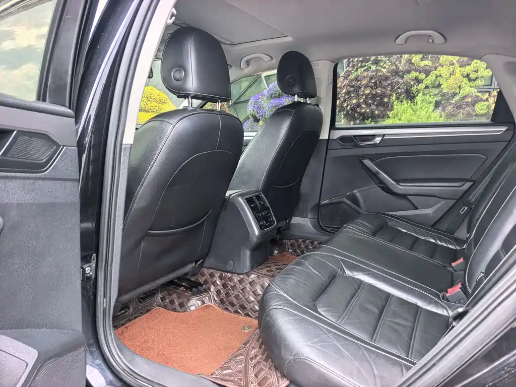 Volkswagen Passat — фото 7