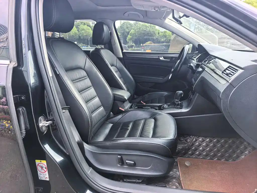 Volkswagen Passat — фото 8