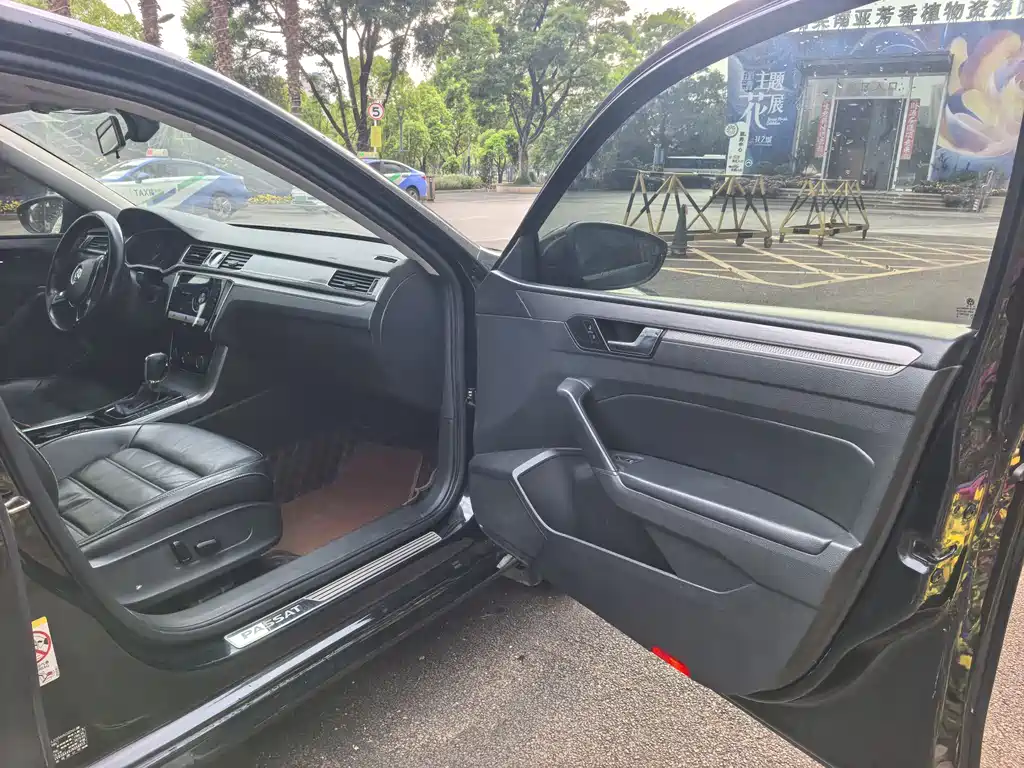 Volkswagen Passat — фото 9