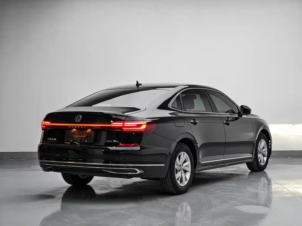 Volkswagen Passat — фото 5