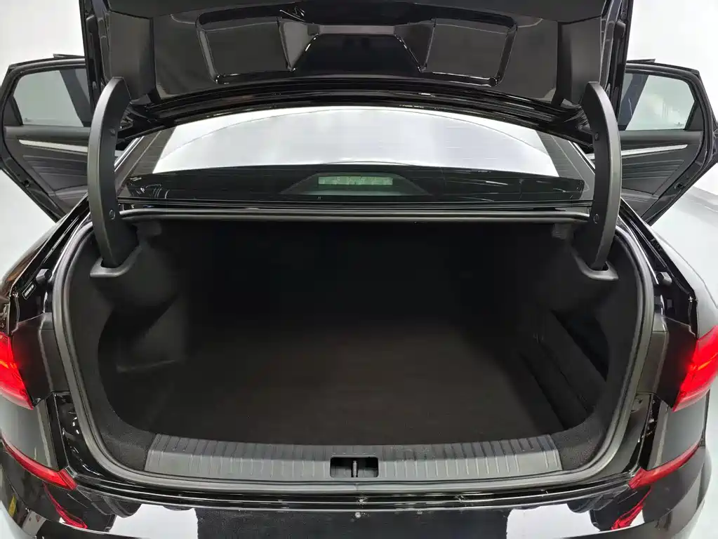 Volkswagen Passat — фото 8