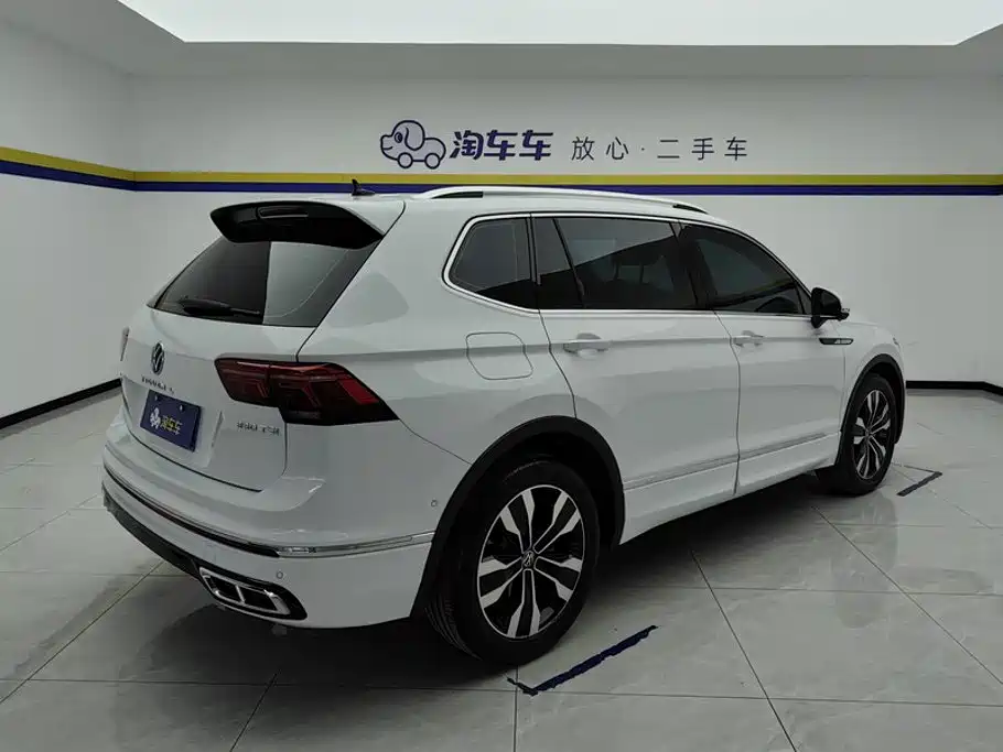Volkswagen Tiguan L — фото 3