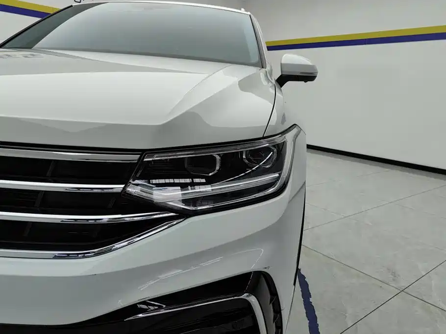 Volkswagen Tiguan L — фото 5
