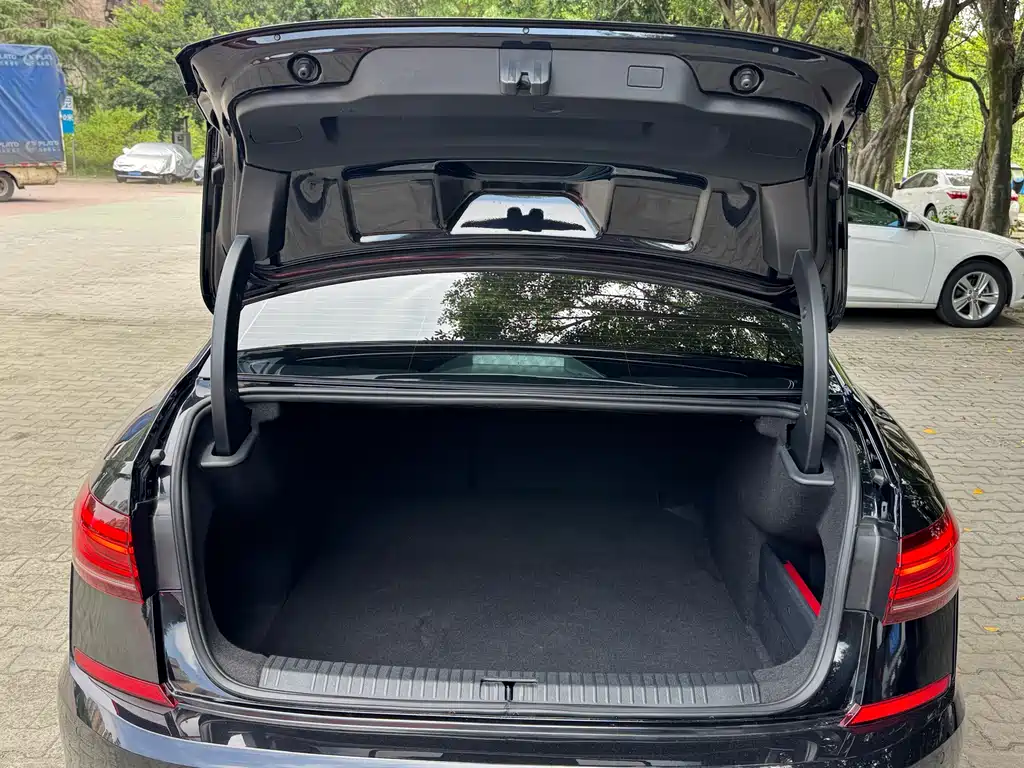 Volkswagen Passat — фото 14
