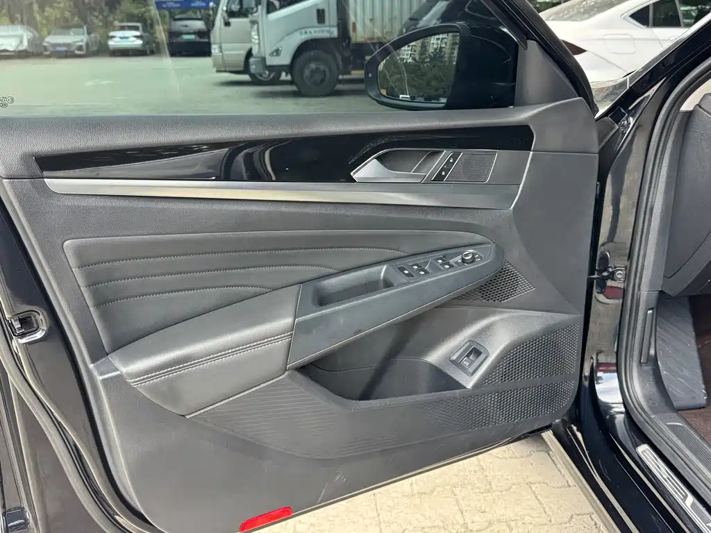 Volkswagen Passat — фото 15