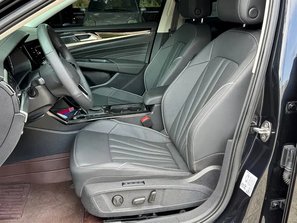 Volkswagen Passat — фото 16