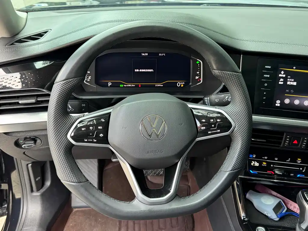 Volkswagen Passat — фото 18